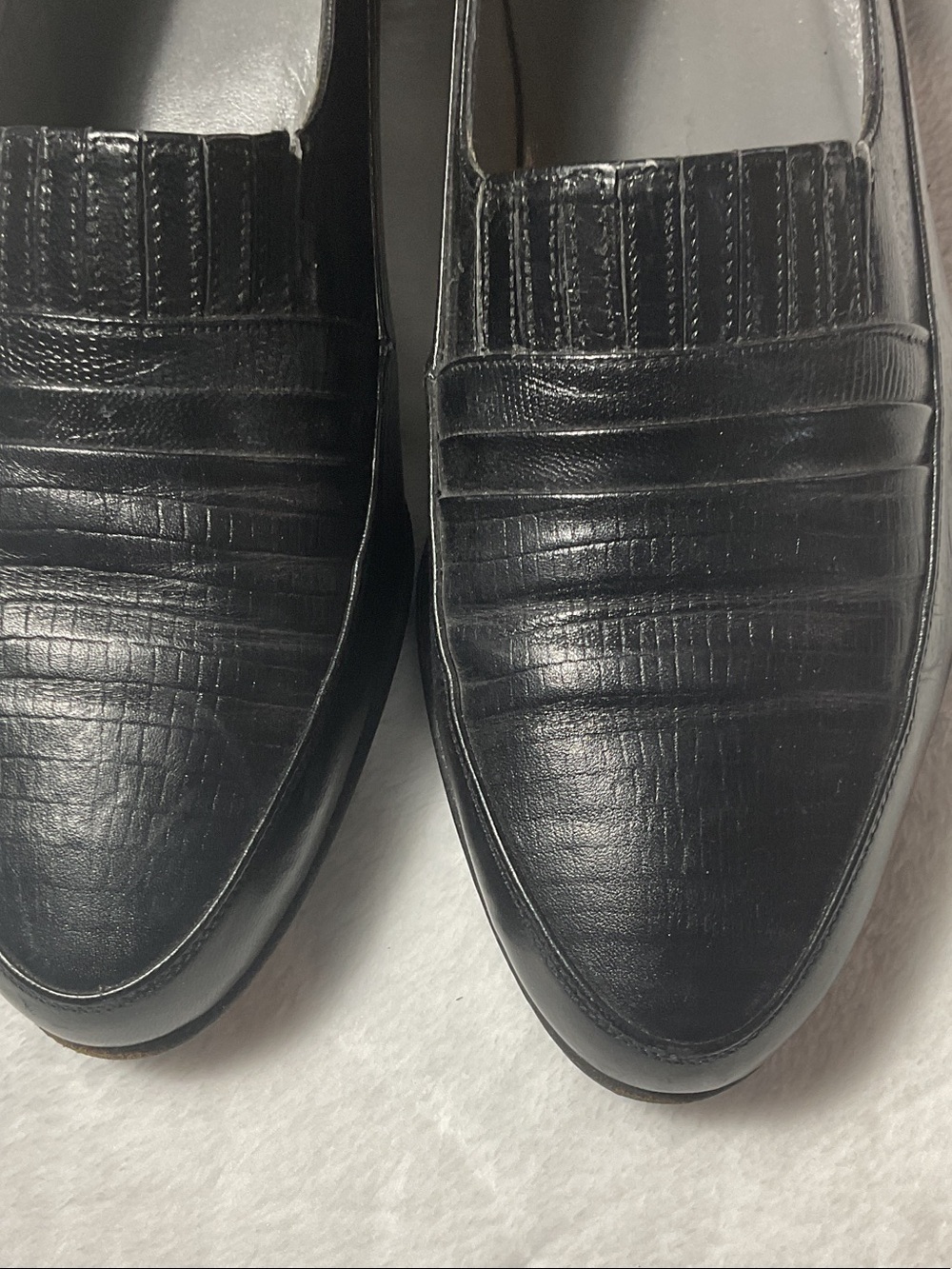 Florsheim Black Leather Textured Slip-On Loafers - Picture 10 of 10